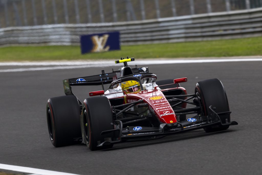 Ferrari finaliza reparos e põe Hamilton na pista para classificação do GP da Bélgica