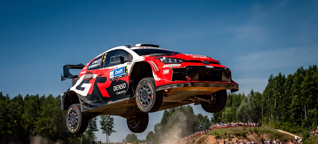 Pajari completa domínio na Estônia e conquista 1ª vitória no WRC 2026