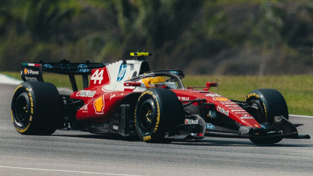 F1 2026, BAHREIN, MALÁSIA, TREINOS LIVRES, FERRARI, LEWIS HAMILTON