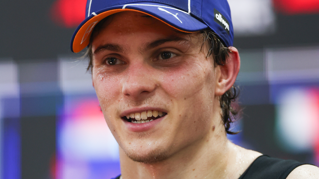 F1 2026, SINGAPURA, MARINA BAY, CORRIDA, McLAREN, OSCAR PIASTRI, ROSTO, RETRATO