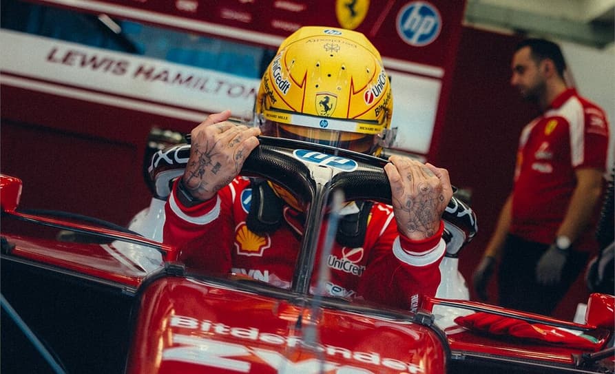 Hamilton destaca el desarrollo y se entusiasma con el coche de Ferrari: «Tiene mi ADN»