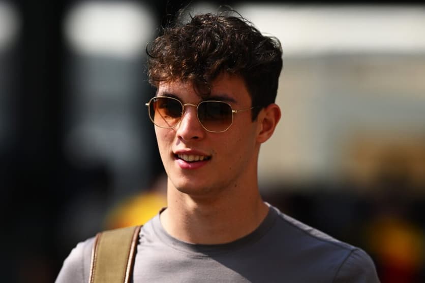 Bearman cita «charlas ocasionales» con Ferrari, pero admite: «Aún no recibí ofertas»