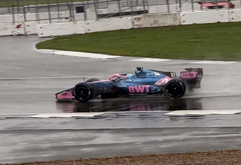 Alpine sale a pista por primera vez y prueba el A526 en Silverstone