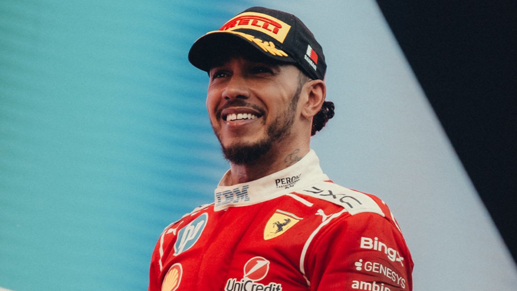 F1 2026, BAHREIN, MALÁSIA, CORRIDA, FERRARI, LEWIS HAMILTON, ROSTO, RETRATO