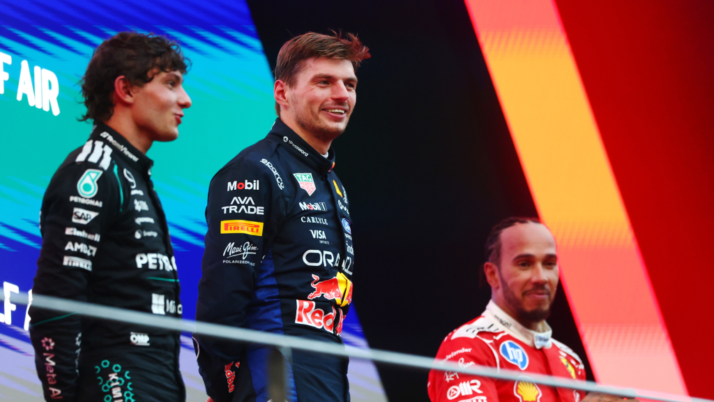 F1 2026, BAHREIN, MALÁSIA, CORRIDA, PÓDIO, MERCEDES, KIMI ANTONELLI, RED BULL, MAX VERSTAPPEN, FERRARI, LEWIS HAMILTON