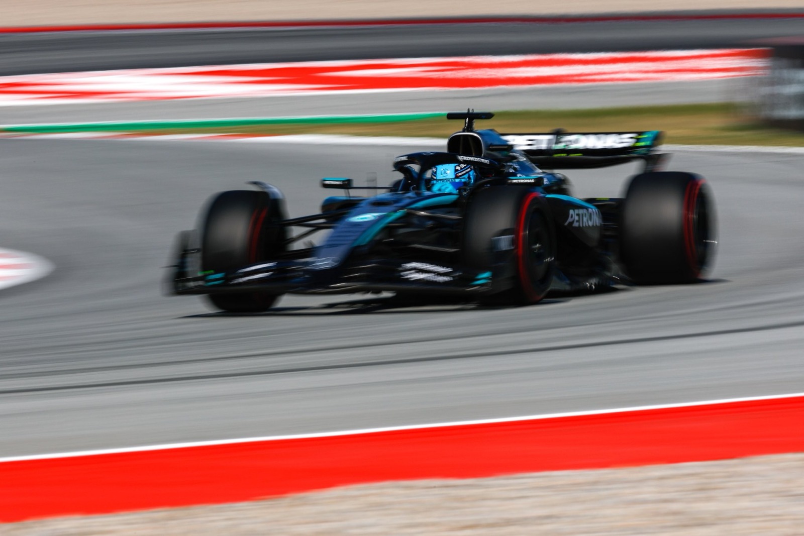 Russell pide cautela en España y advierte que Mercedes "no es rápido los  domingos" - Noticia de F1 - Grande Prêmio en Español