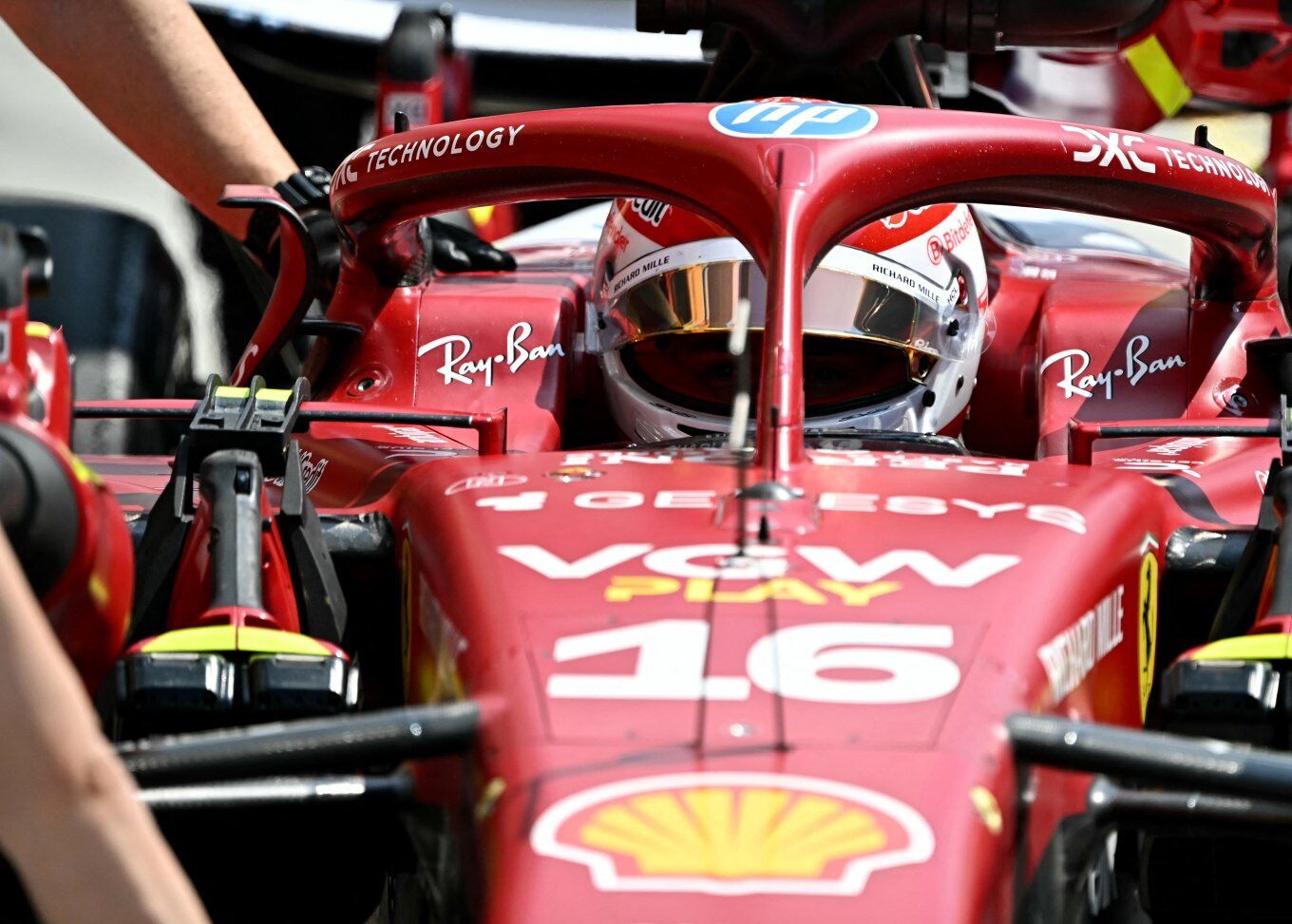 Leclerc se disculpa por enojo con estrategia de Ferrari en Hungría: «El problema fue el chasis»