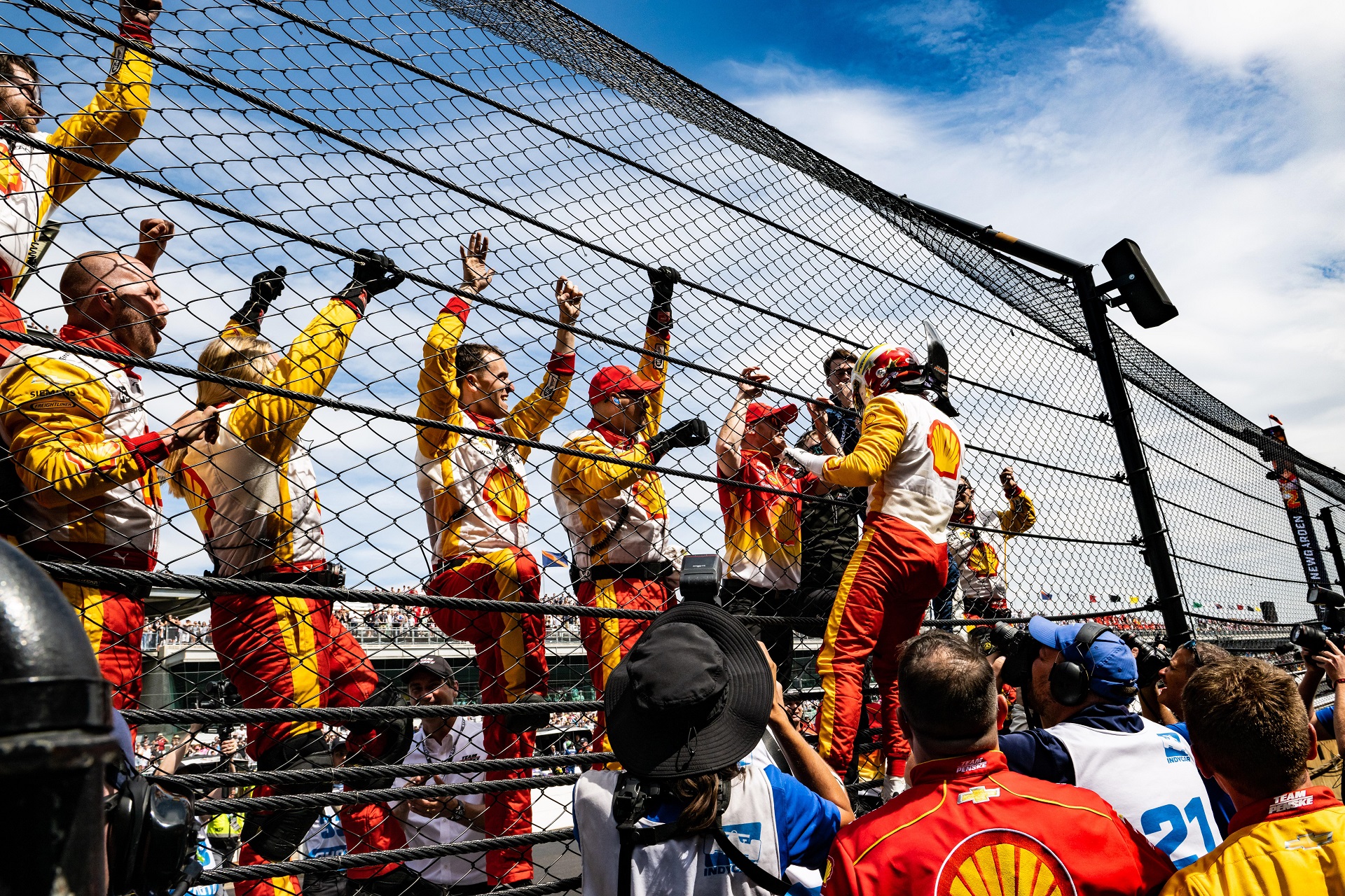 Newgarden embolsa más de 3 millones de dólares en premios por ganar la Indy 500