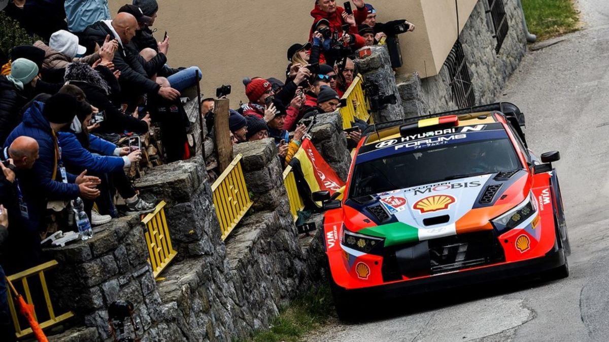 Neuville rompe empate con Evans y se sitúa en la cima el sábado del Rally de Croacia