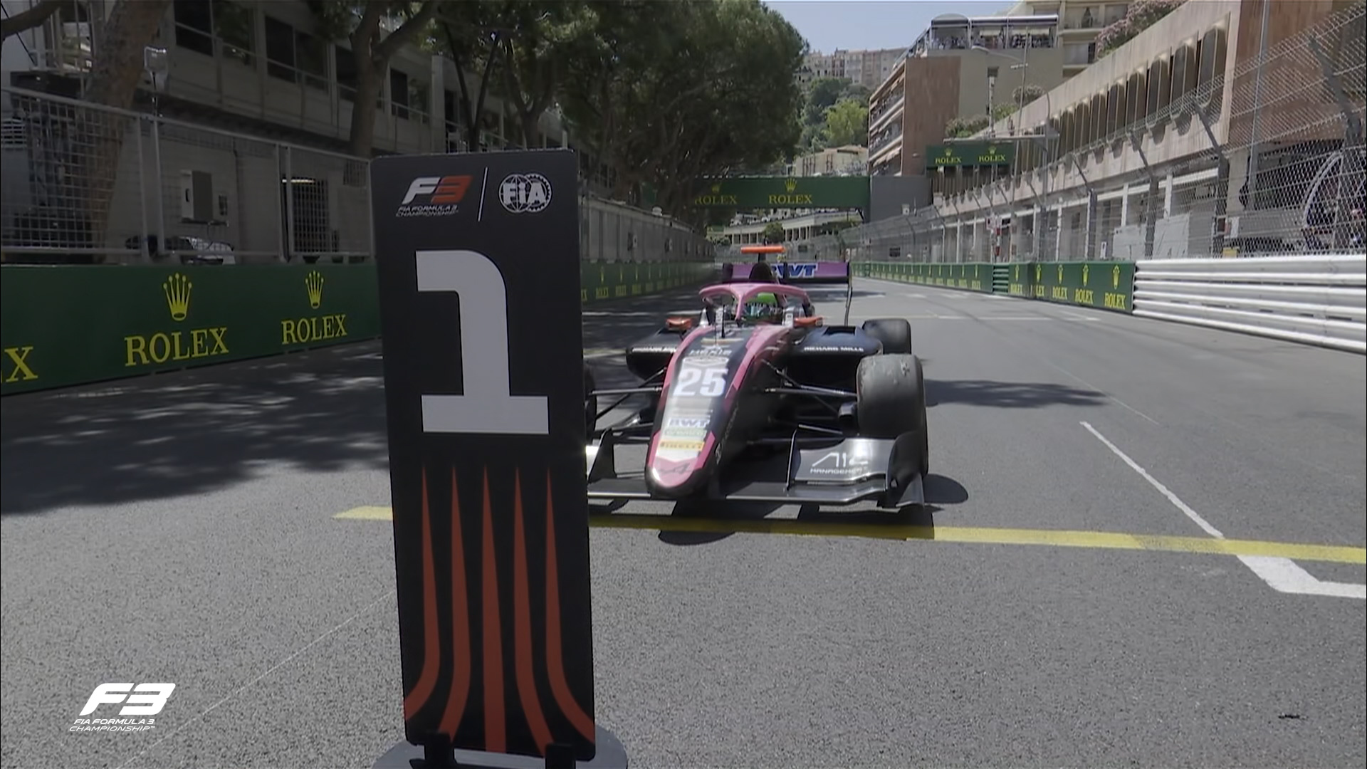 Tsolov no comete errores y gana Sprint de F3 en Mónaco con tumultuosa salida. León, 4°