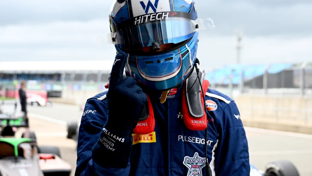 Browning supera a Esterson por 0s045 y logra la pole position de F3 en Silverstone