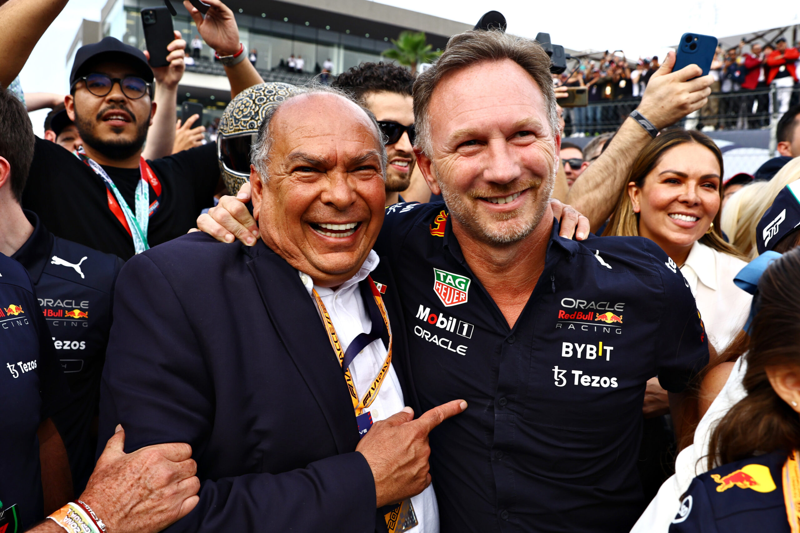 Padre de Pérez revela gratitud con Red Bull y critica a Aston Martin: “Traición”