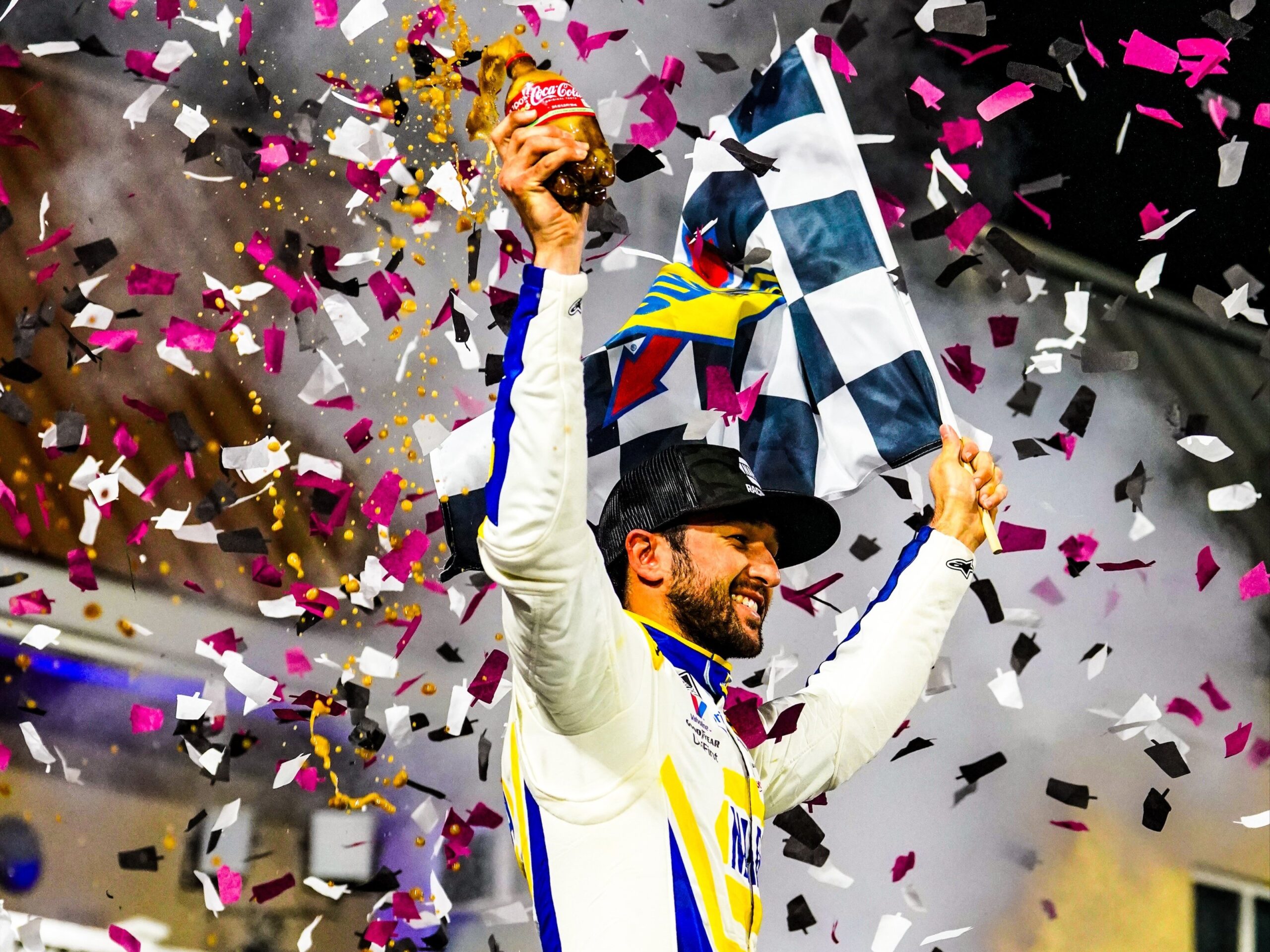 Elliott retiene a Blaney al final para ganar el Clash de Nascar en el Bowman Gray Stadium