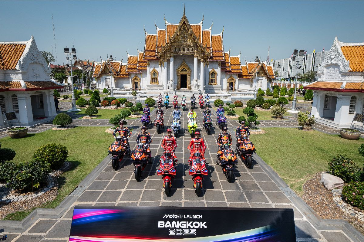 Burnouts, fotos y autógrafos: MotoGP presenta la temporada 2025 en Bangkok