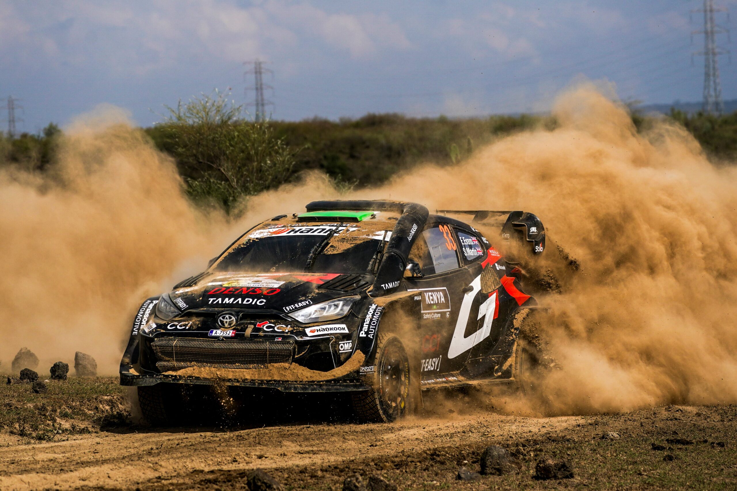 Evans se beneficia con problemas de Tänak y hereda punta del Rally de Kenia del WRC