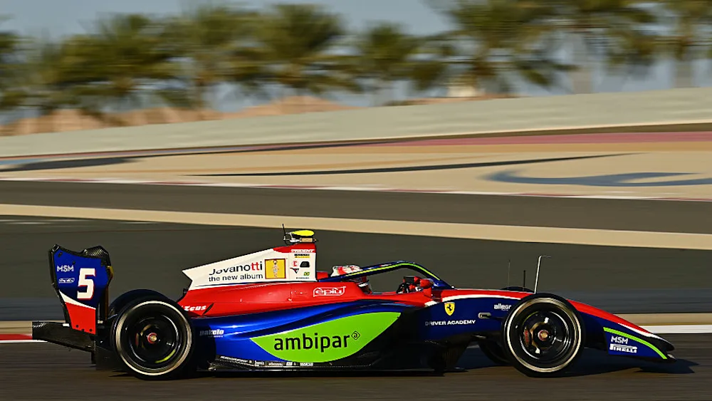 Câmara pisa fuerte y domina el último día de pruebas de la Fórmula 3 en Bahrein