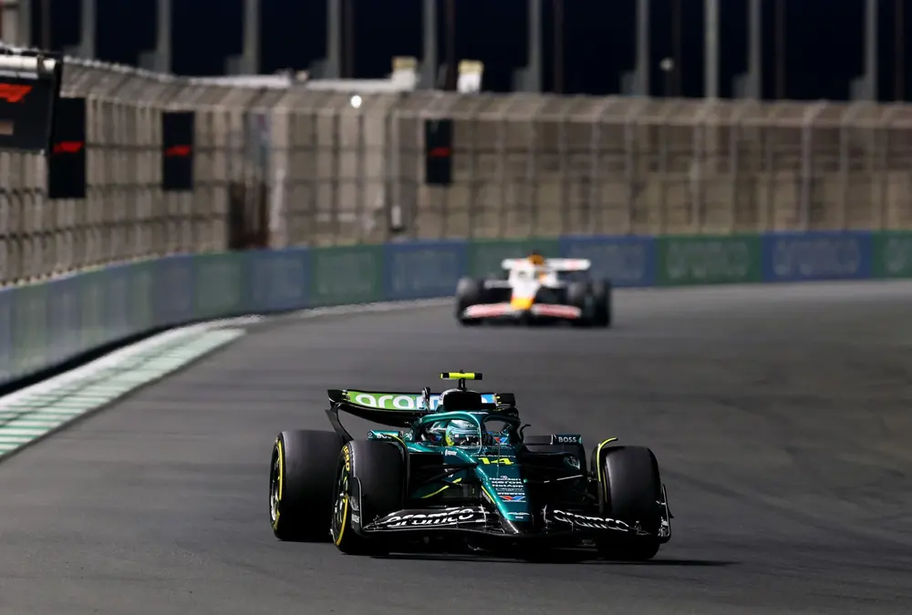 Aston Martin se reúne de emergencia tras no sumar puntos en triplete de carreras de F1