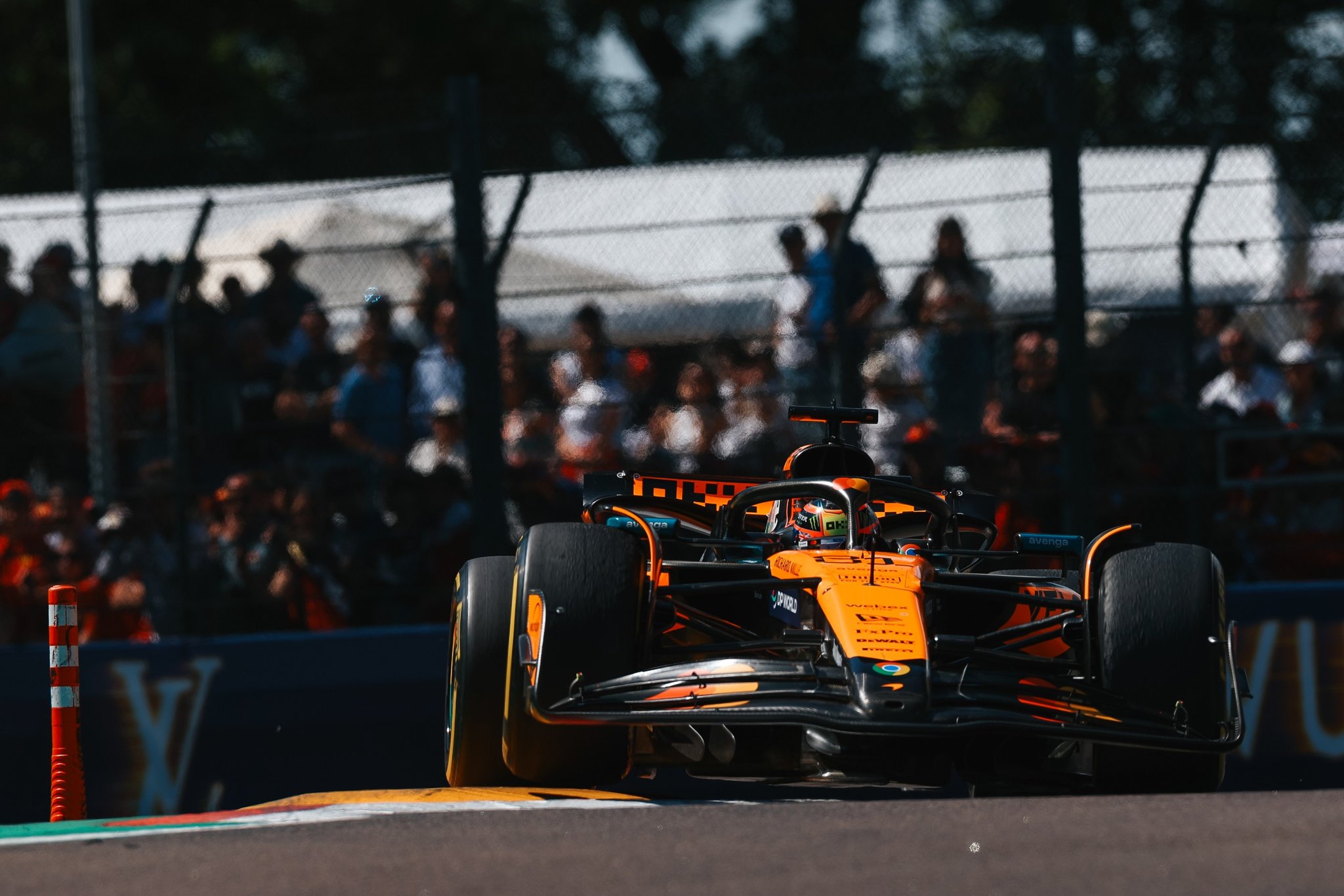 Piastri cita «decisiones equivocadas» y analiza largada con Verstappen: «Frené muy pronto»
