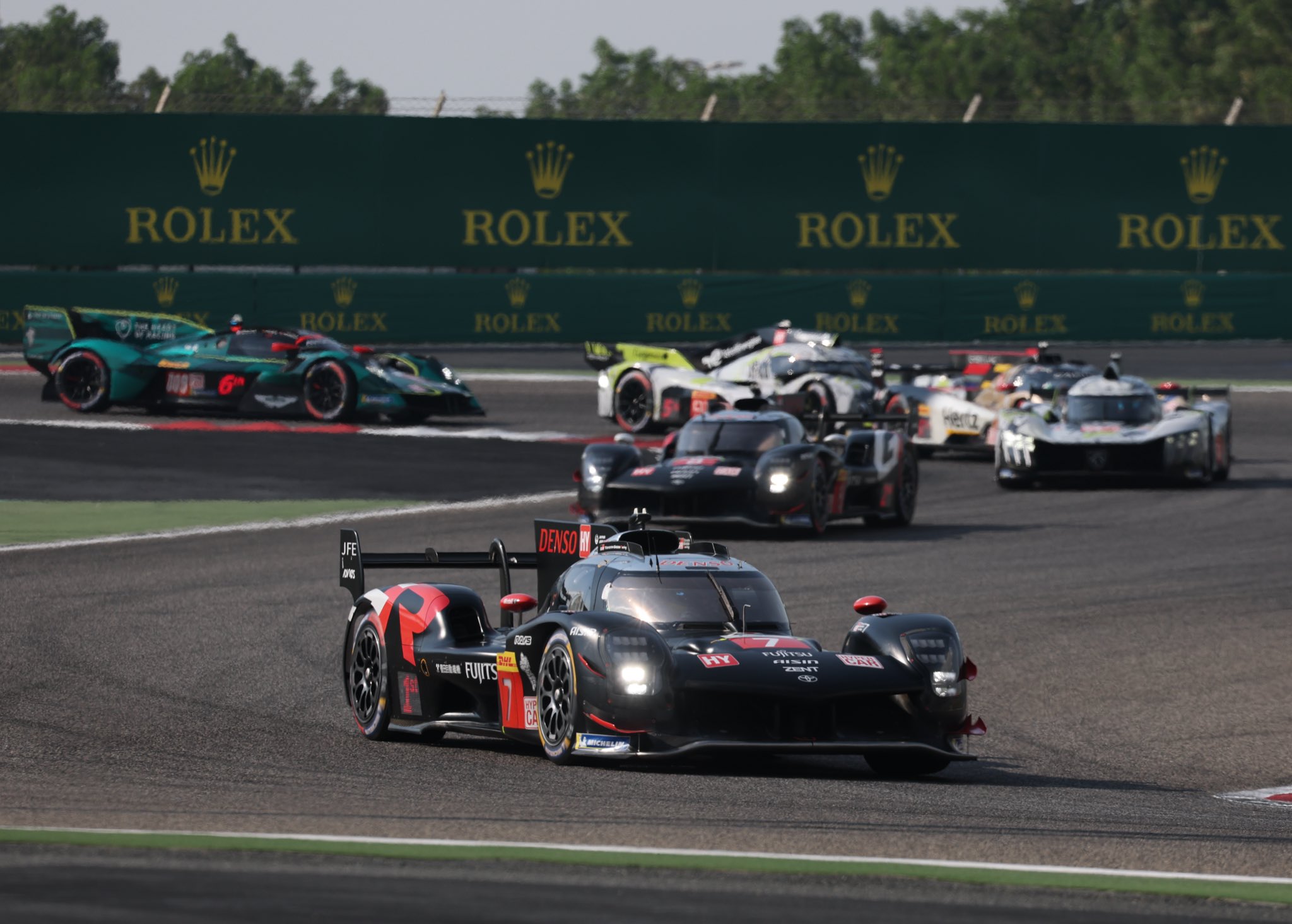 El Toyota #7 gana 8H de Bahréin y Ferrari logra los títulos del WEC; López vence en LMGT3