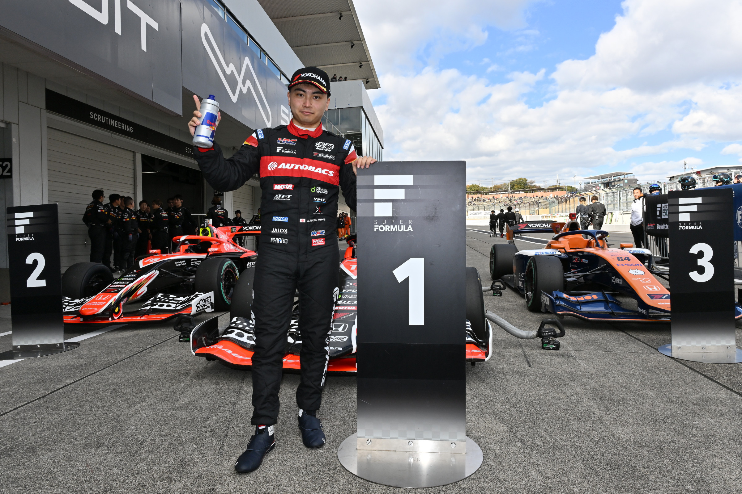 Iwasa gana en Suzuka y se corona campeón de la Súper Fórmula 2025; Fenestraz, 12°