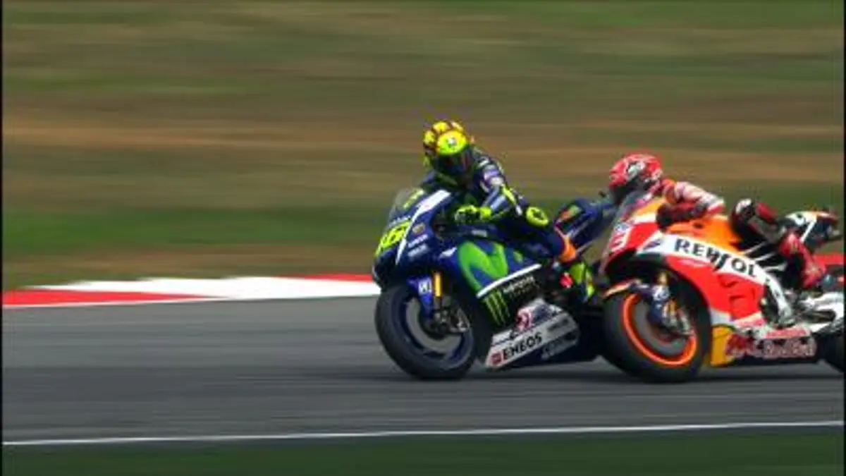 Ducati reparte la culpa entre Rossi y Marc Márquez y pide: «¡Ya basta de hablar de 2015!»