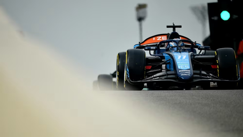 Crawford supera a Minì en el final y lidera práctica de F2 en Abu Dhabi; Duerksen es 4°
