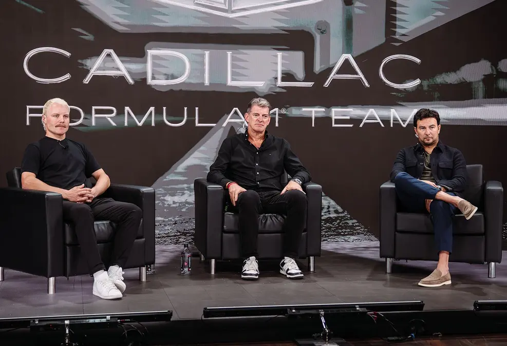 Cadillac se muestra con calma y evita hacer promesas para su debut en la F1 2026