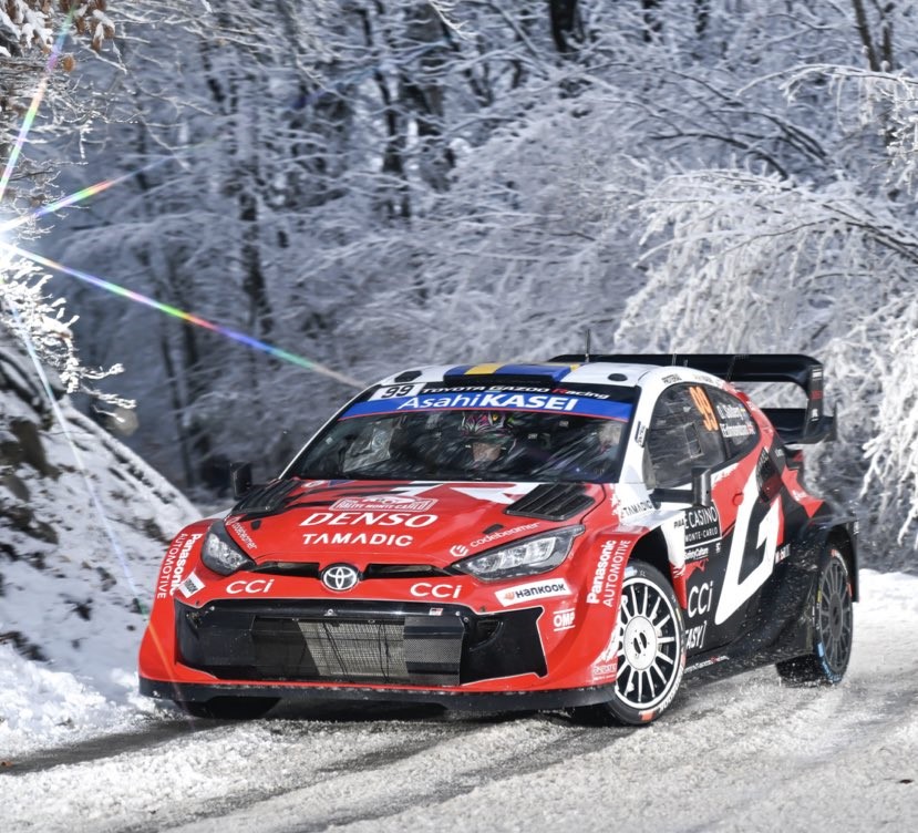 Solberg sobrevive a un importante susto y comanda el Rally de Montecarlo con ventaja