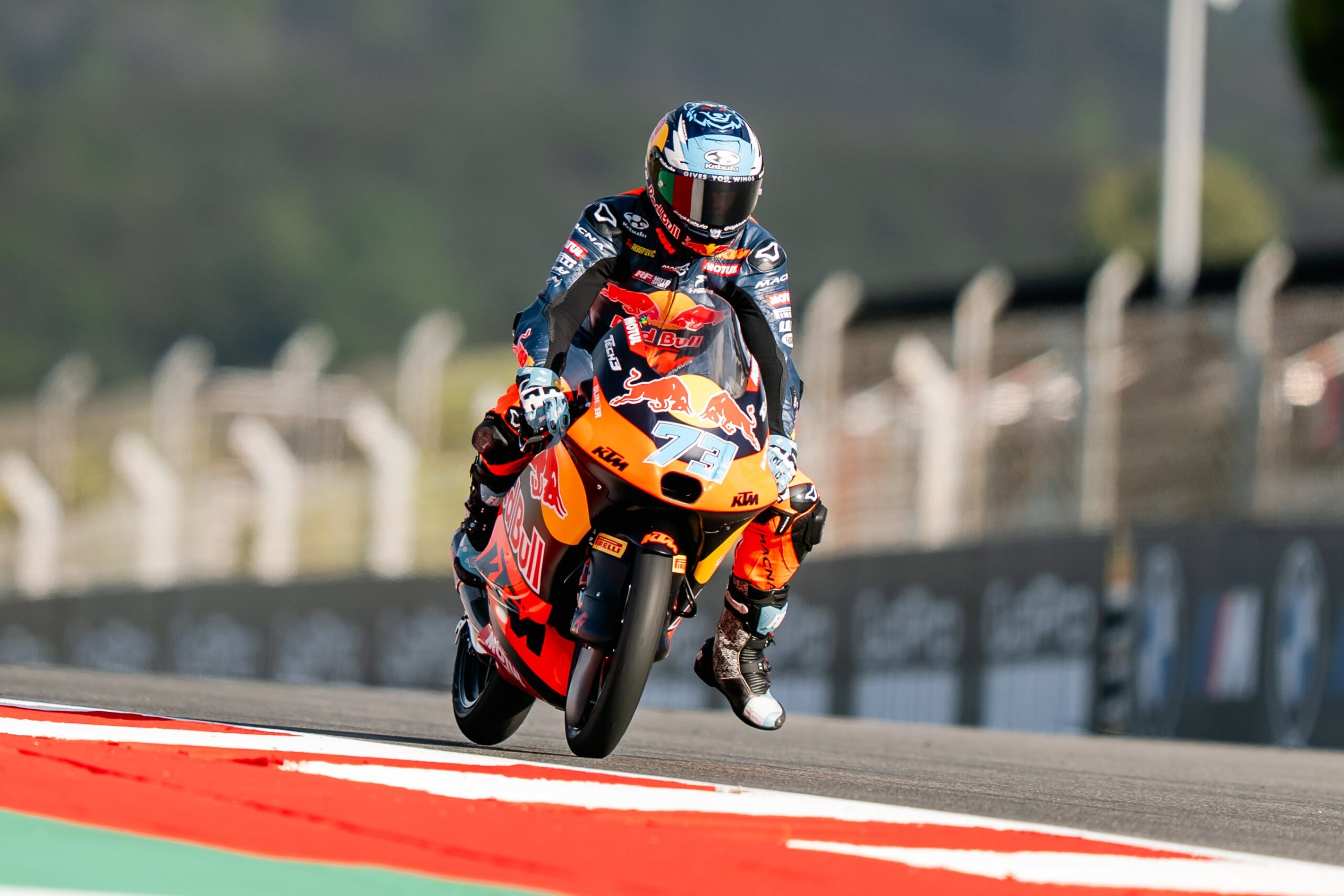 Perrone busca “seguir pasos de Rueda” y fija meta en Moto3 2026: “Tenemos 22 carreras”
