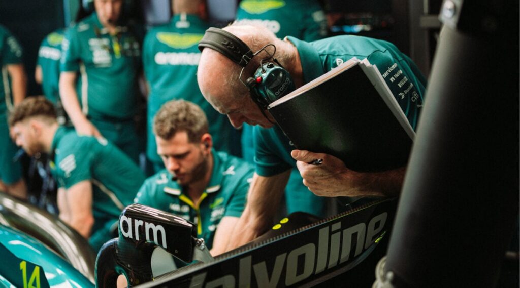 Newey señala «enfoque integral» del AMR26: «La mejor filosofía aún no es evidente»