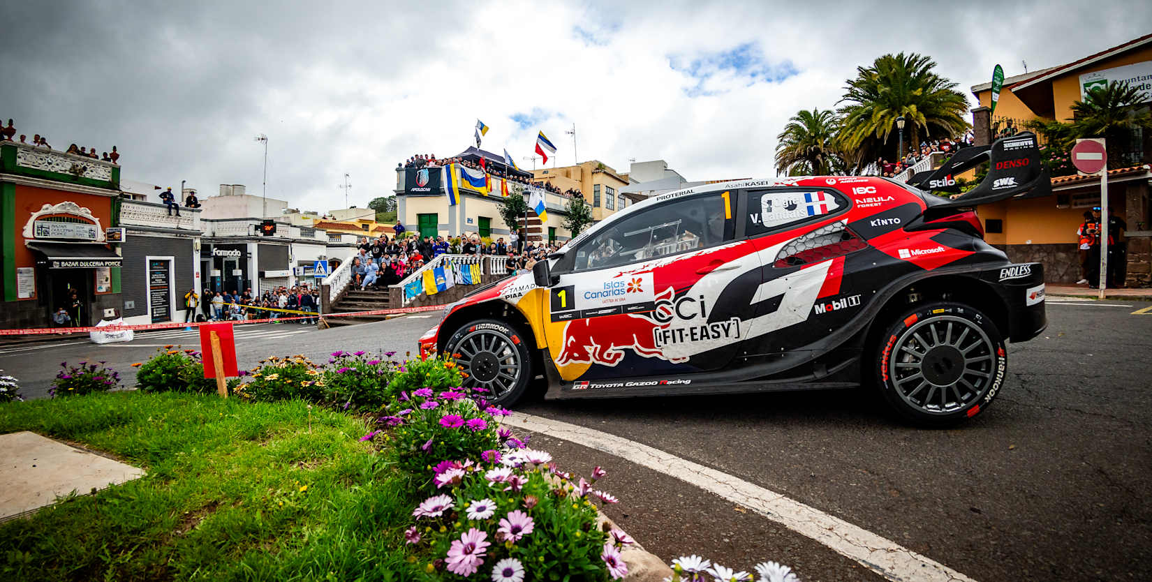 Ogier mantiene liderazgo en el Rally de Islas Canarias; Solberg presiona