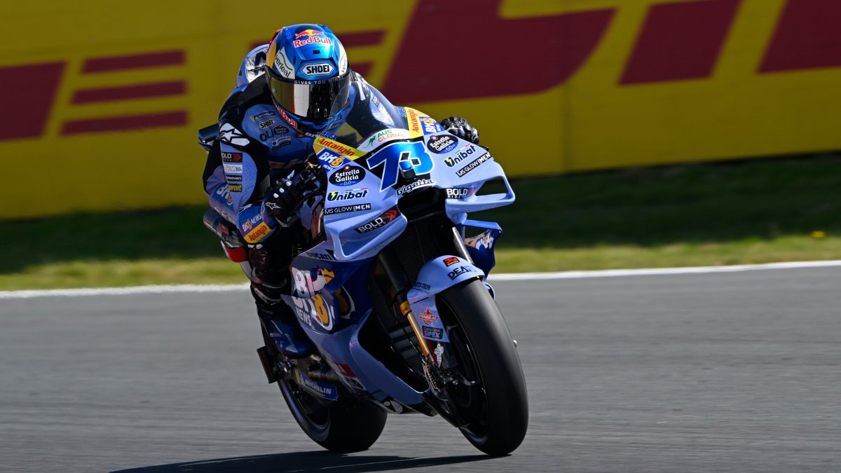 Márquez y Aldeguer son trasladados al hospital tras accidentarse en Assen