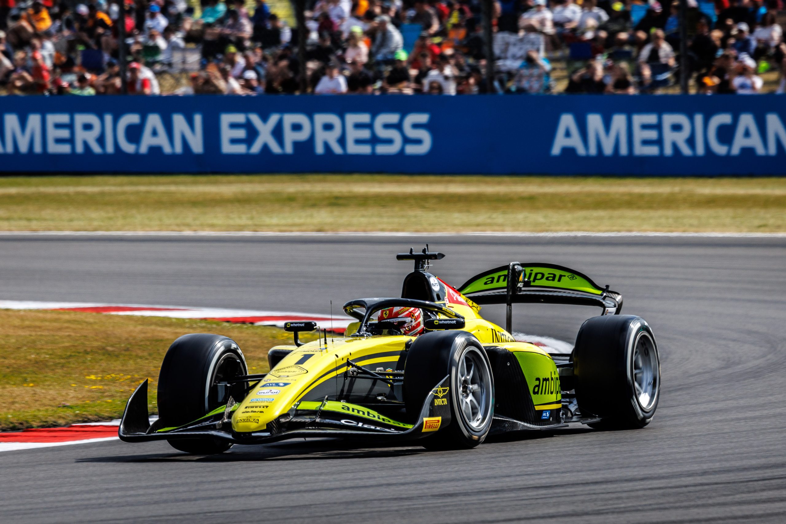 Camara logra la pole de la F2 en Gran Bretaña; Varrone es 19°