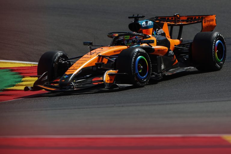 FIA explica falta de sanción a Leclerc por contacto con Piastri en el GP de Bélgica