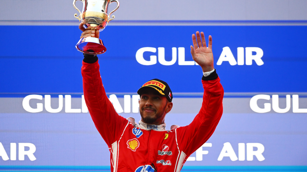 F1 2026, BAHREIN, MALÁSIA, CORRIDA, FERRARI, LEWIS HAMILTON, ROSTO, RETRATO