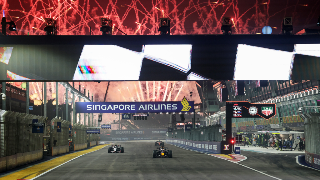 F1 2026, SINGAPURA, MARINA BAY, CORRIDA, RED BULL. MAX VERSTAPPEN, CARRO