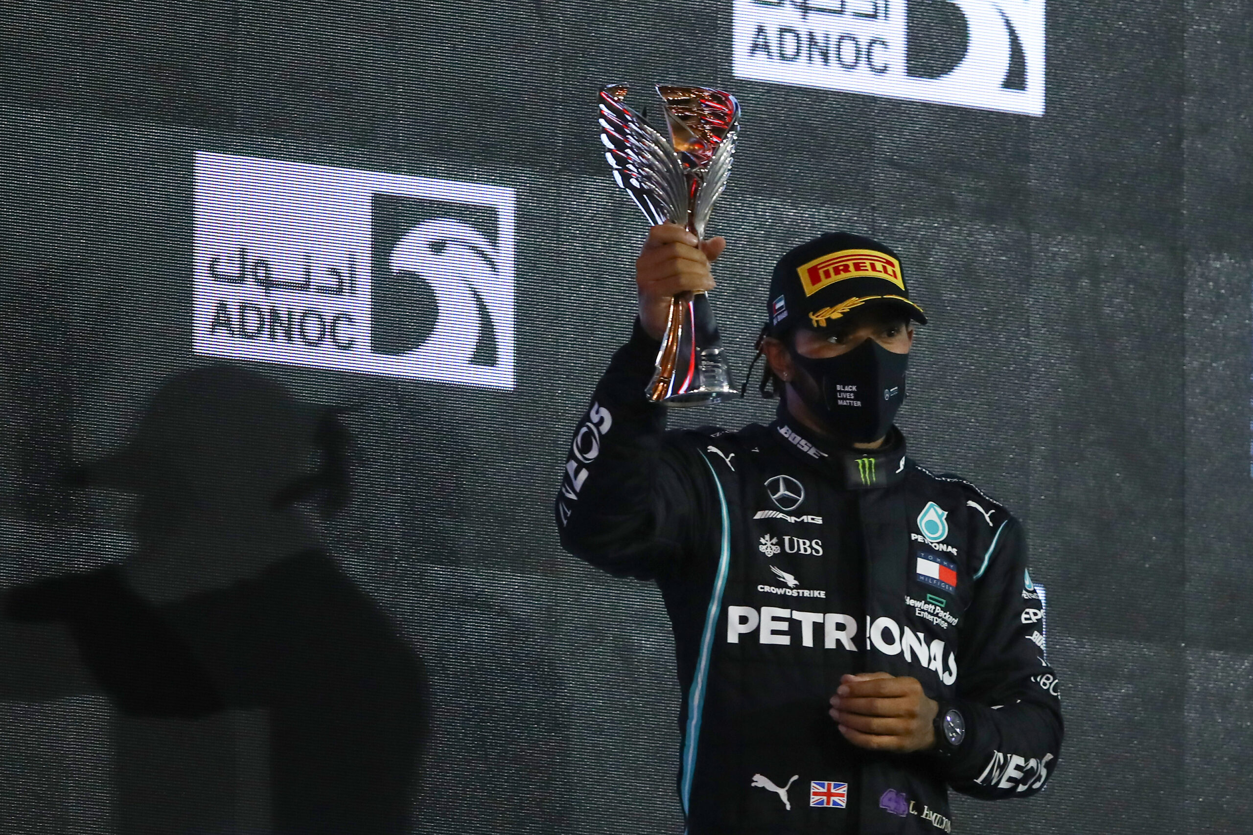 “Destruído”, Hamilton critica negacionismo de líderes mundiais: “Covid não é piada”