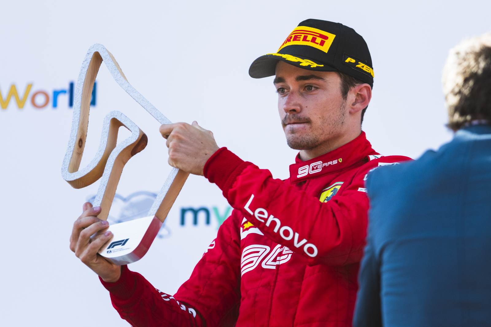Leclerc diz que briga com Verstappen em 2019 mudou carreira: “Bom para nosso esporte”