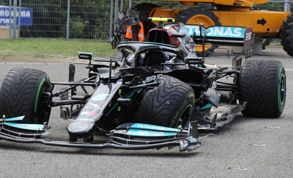 Bottas admite erro na Hungria e justifica: “Julguei errado o ponto de frenagem”