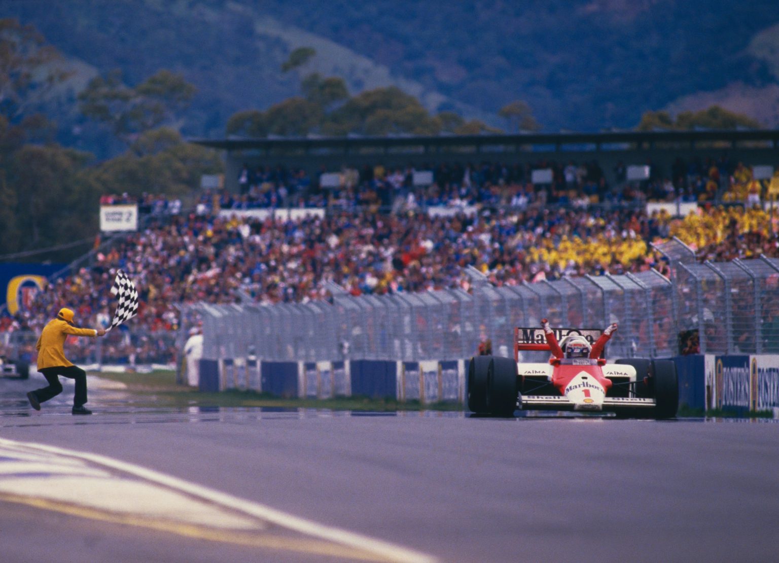 Prost%20supera%20Piquet%20e%20Mansell%20e%20leva%20t%C3%ADtulo%20da%20F1%20em%201986