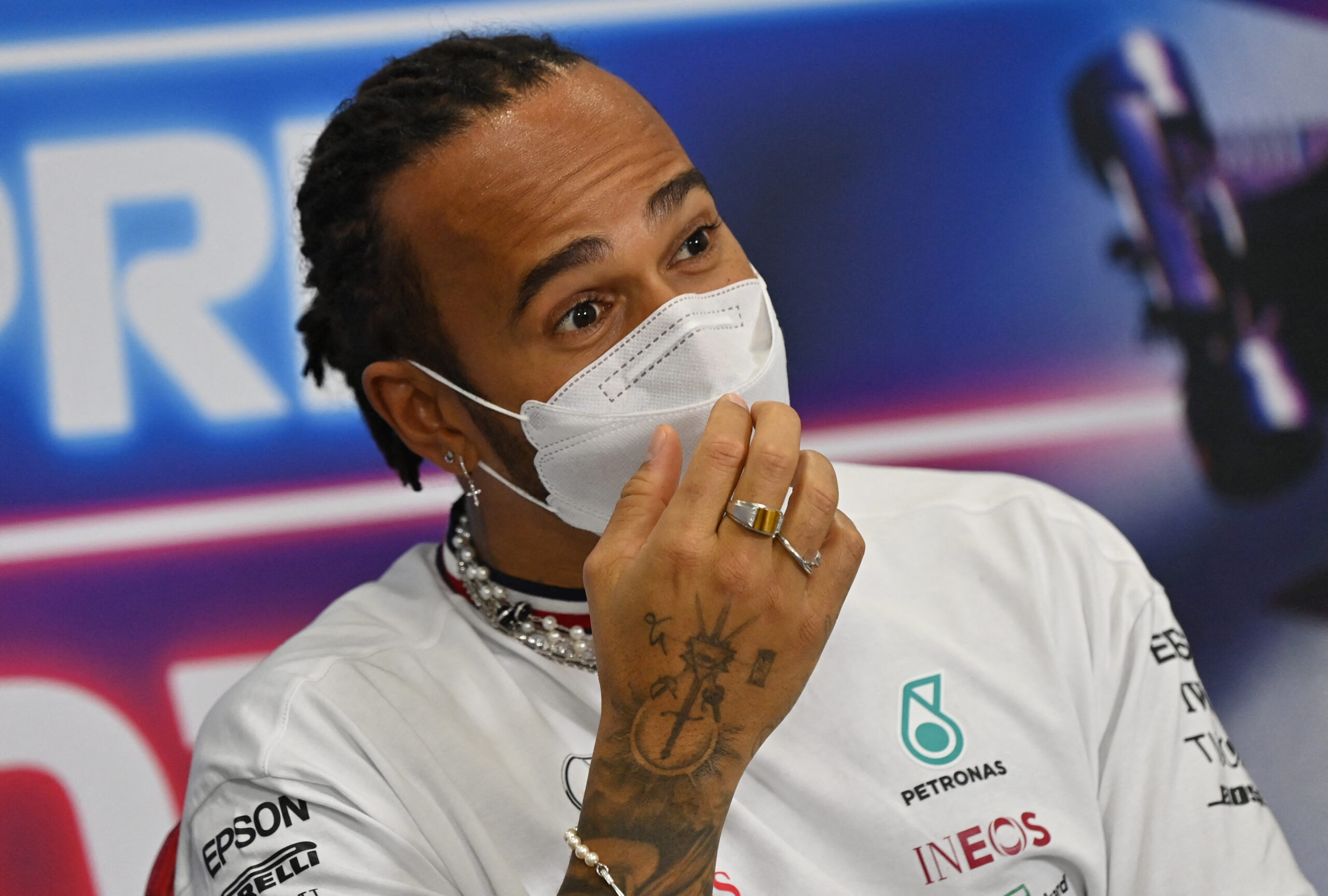 Hamilton critica insinuação da Red Bull sobre trapaça: “Pior afirmação que pode ser feita”