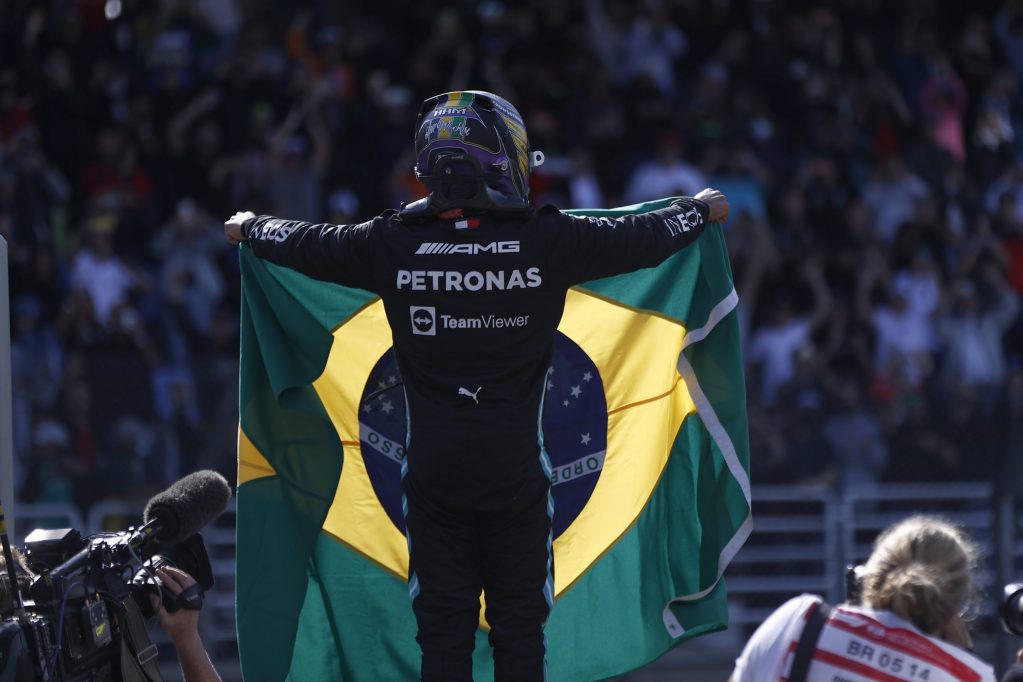 Hamilton se diz “incrivelmente honrado” por receber título de cidadão brasileiro