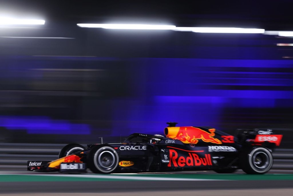 Red Bull vê Mercedes 0s2 mais rápida por volta em curva 6 do Catar: “Precisamos entender”