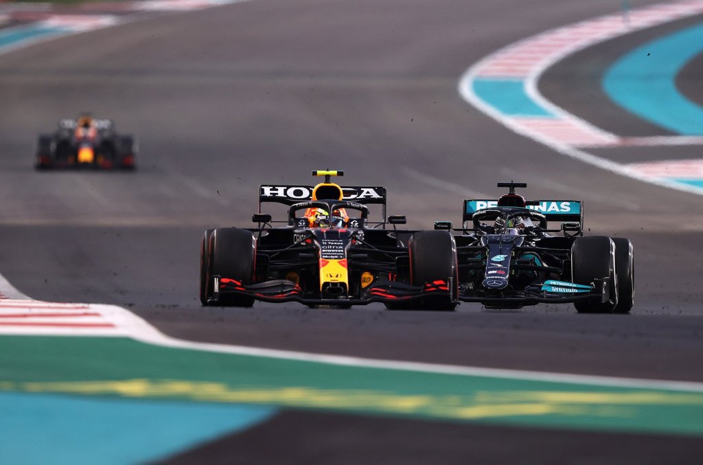 Pérez segura Hamilton e faz Verstappen tirar 6s na briga pelo título em Abu Dhabi