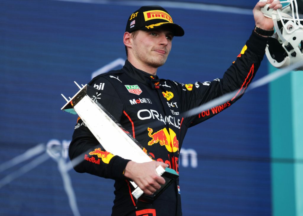 Verstappen segura expectativas após vitórias e cobra confiabilidade da Red Bull