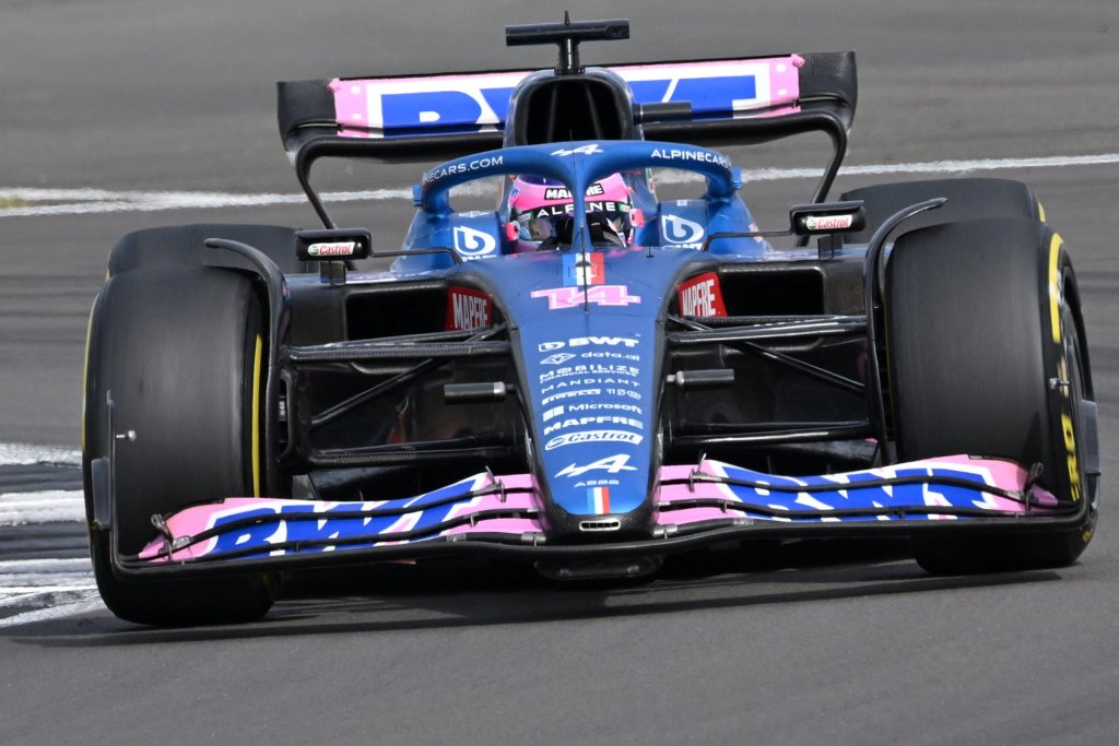 Alonso ironiza FIA, mas comemora “grande resultado” com quinto lugar na Inglaterra