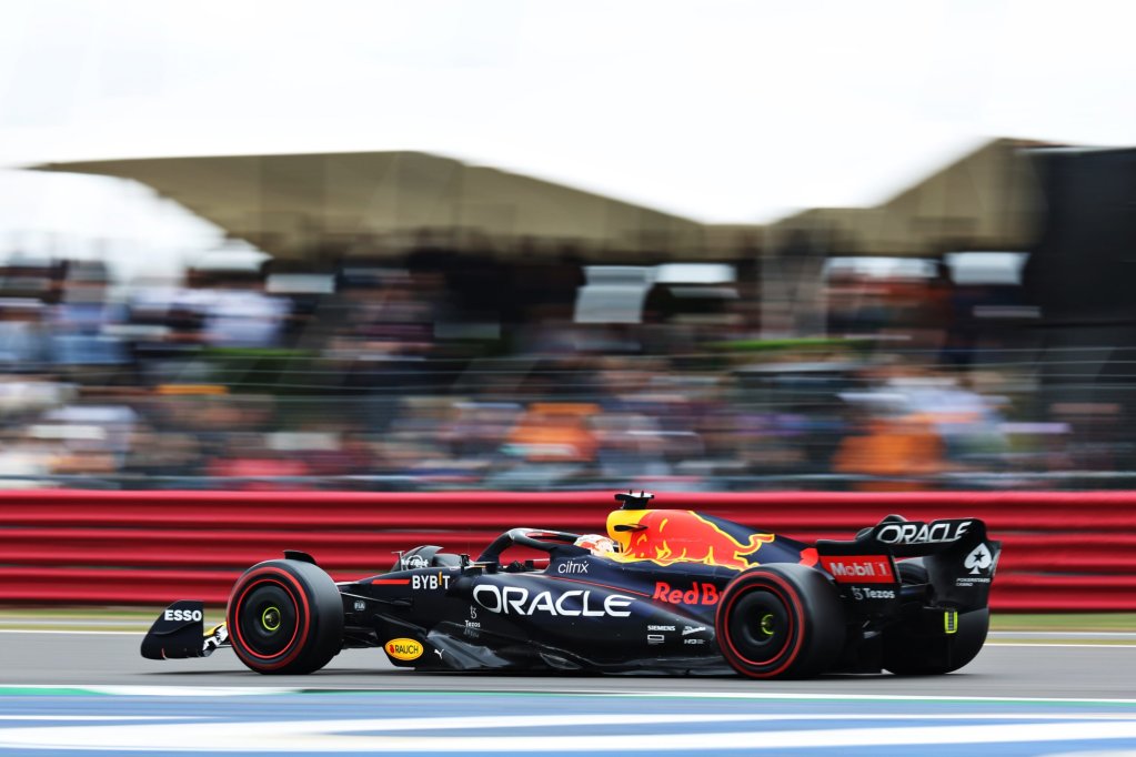 Verstappen sobra, lidera TL3 do GP da Inglaterra e se isola como favorito para pole