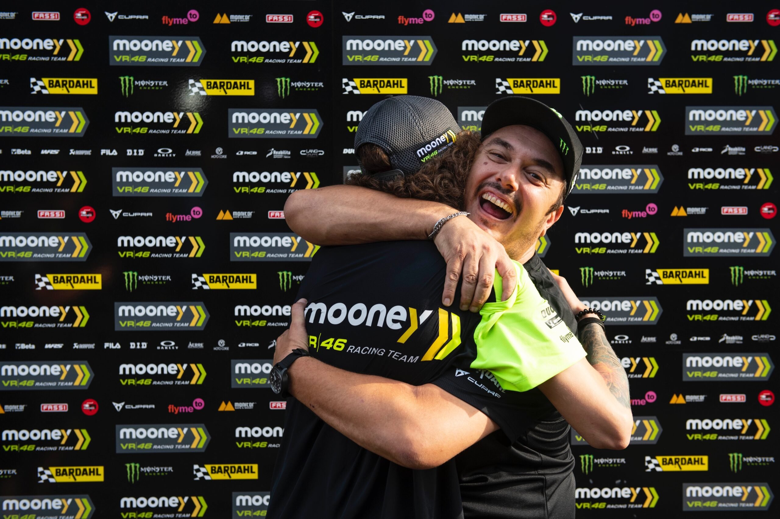Bezzecchi revela que sabia desde 2021 de permanência na VR46: “Surpresa para vocês”