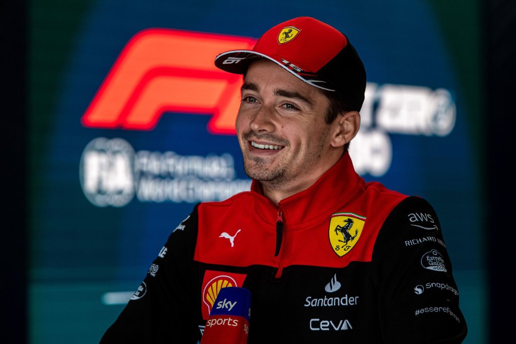 Leclerc quer que Ferrari “desbanque todo mundo” em 2023: “Tivemos grande salto”