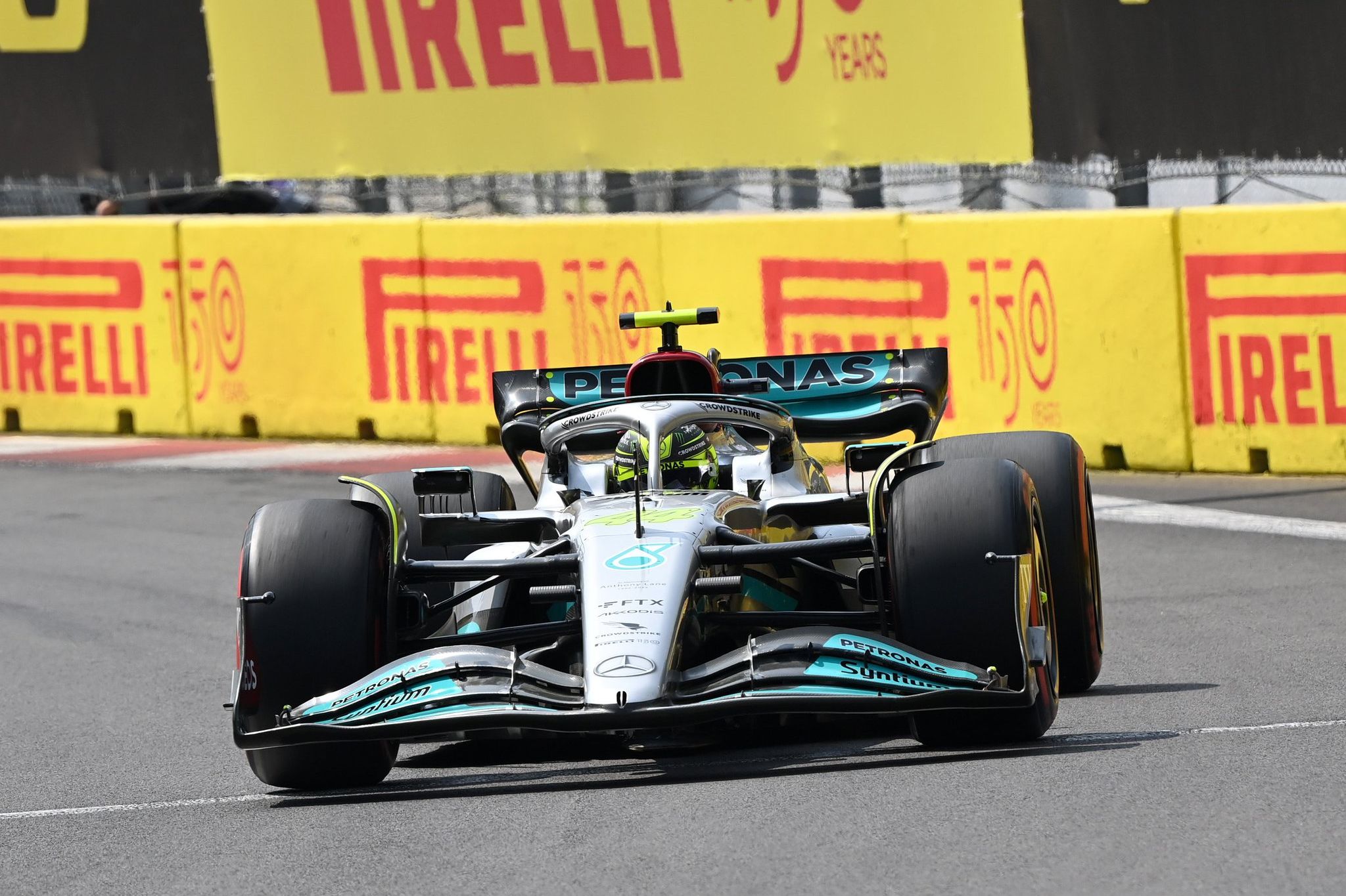 Mercedes busca “manter progresso” na F1, mas espera GP de São Paulo “não tão forte”